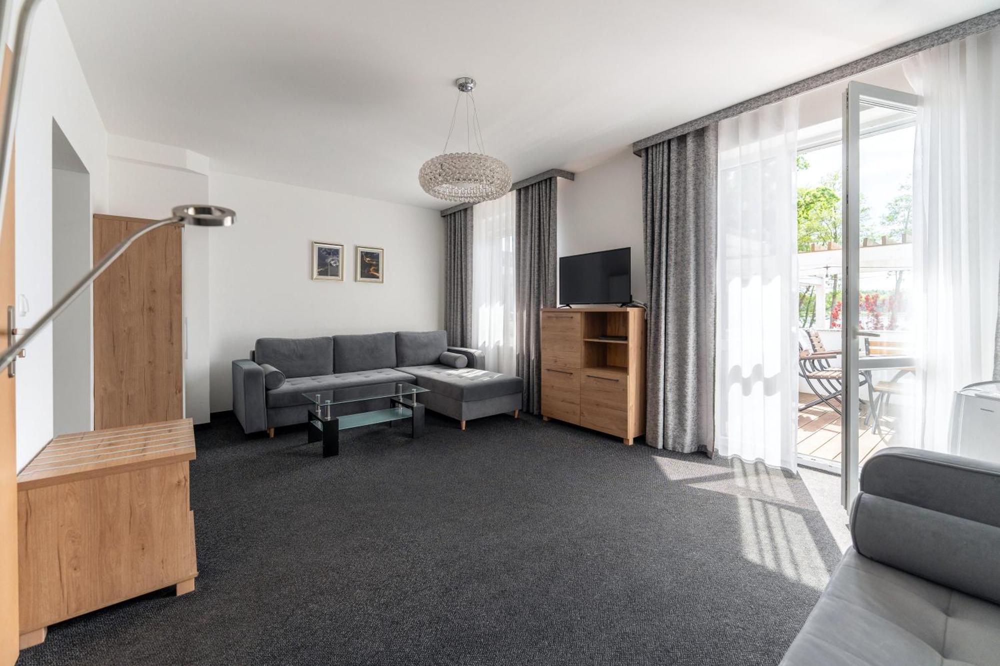 Hotel Tanzanit Jesiona Екстер'єр фото
