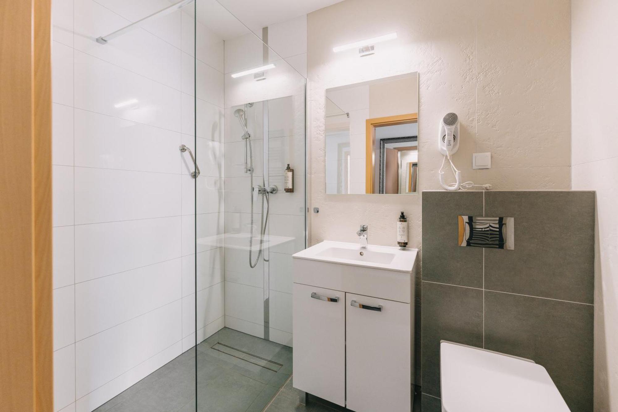 Hotel Tanzanit Jesiona Екстер'єр фото