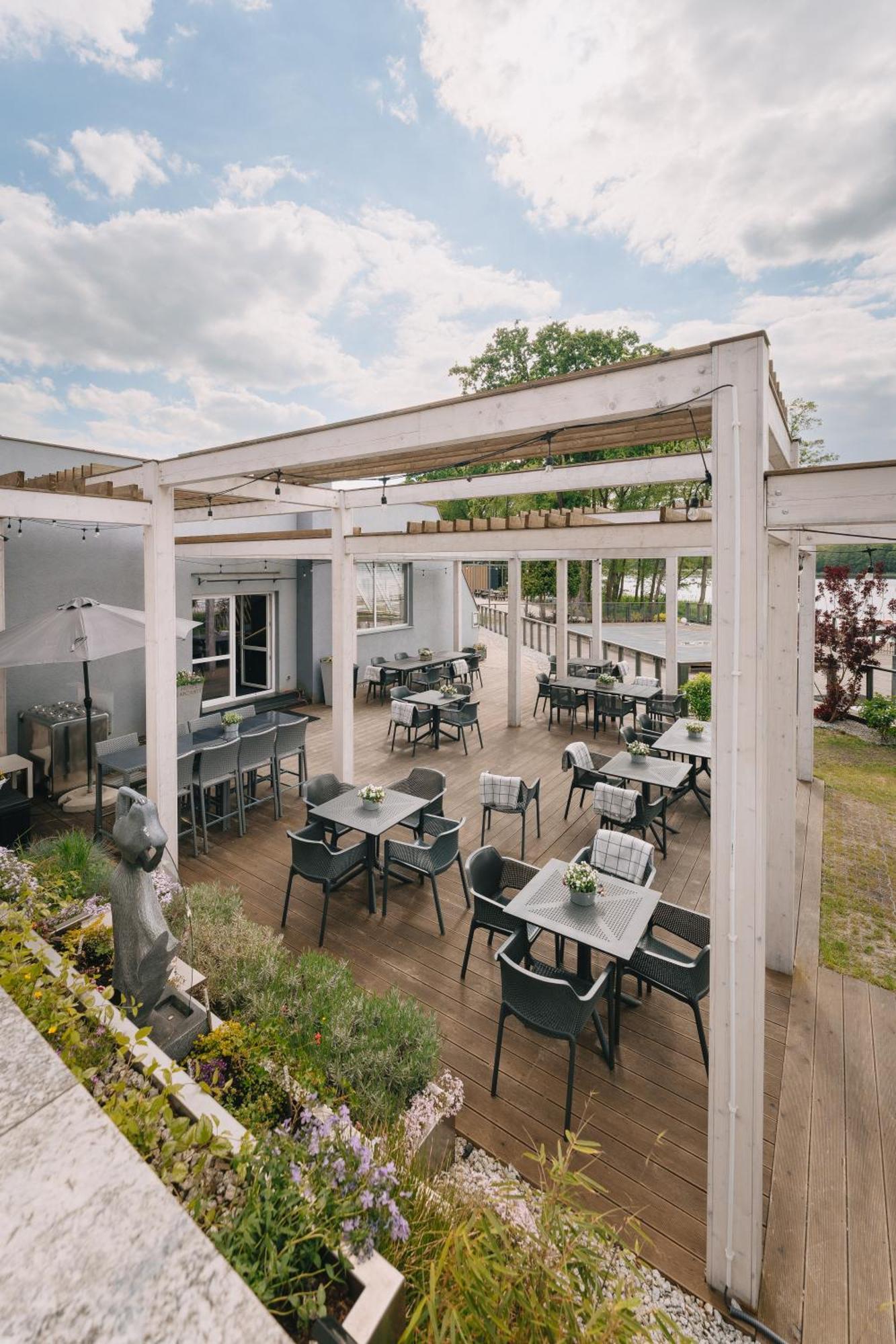Hotel Tanzanit Jesiona Екстер'єр фото
