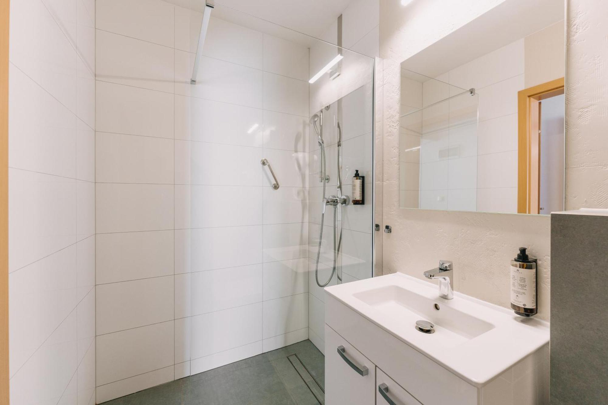 Hotel Tanzanit Jesiona Екстер'єр фото