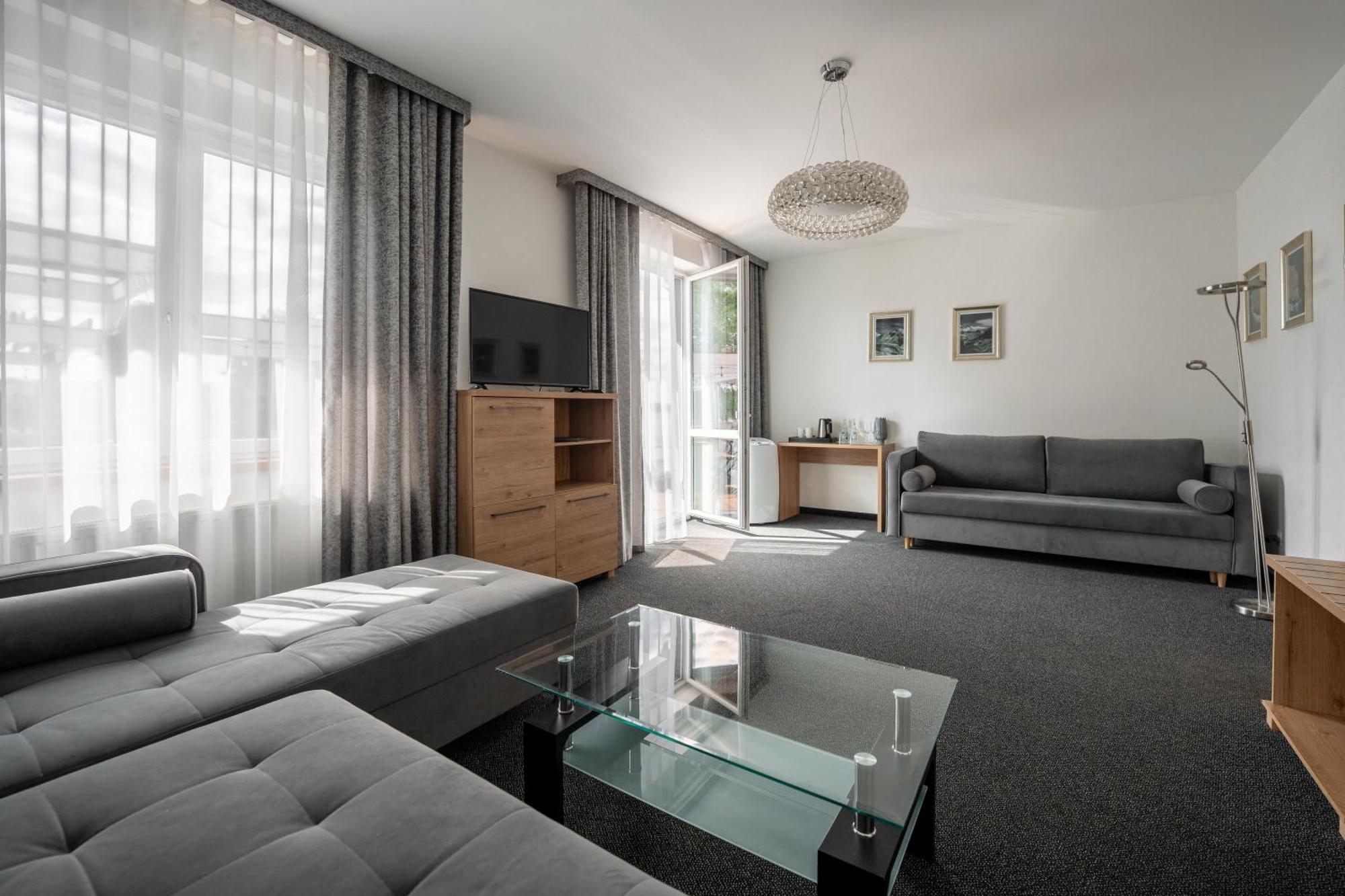 Hotel Tanzanit Jesiona Екстер'єр фото