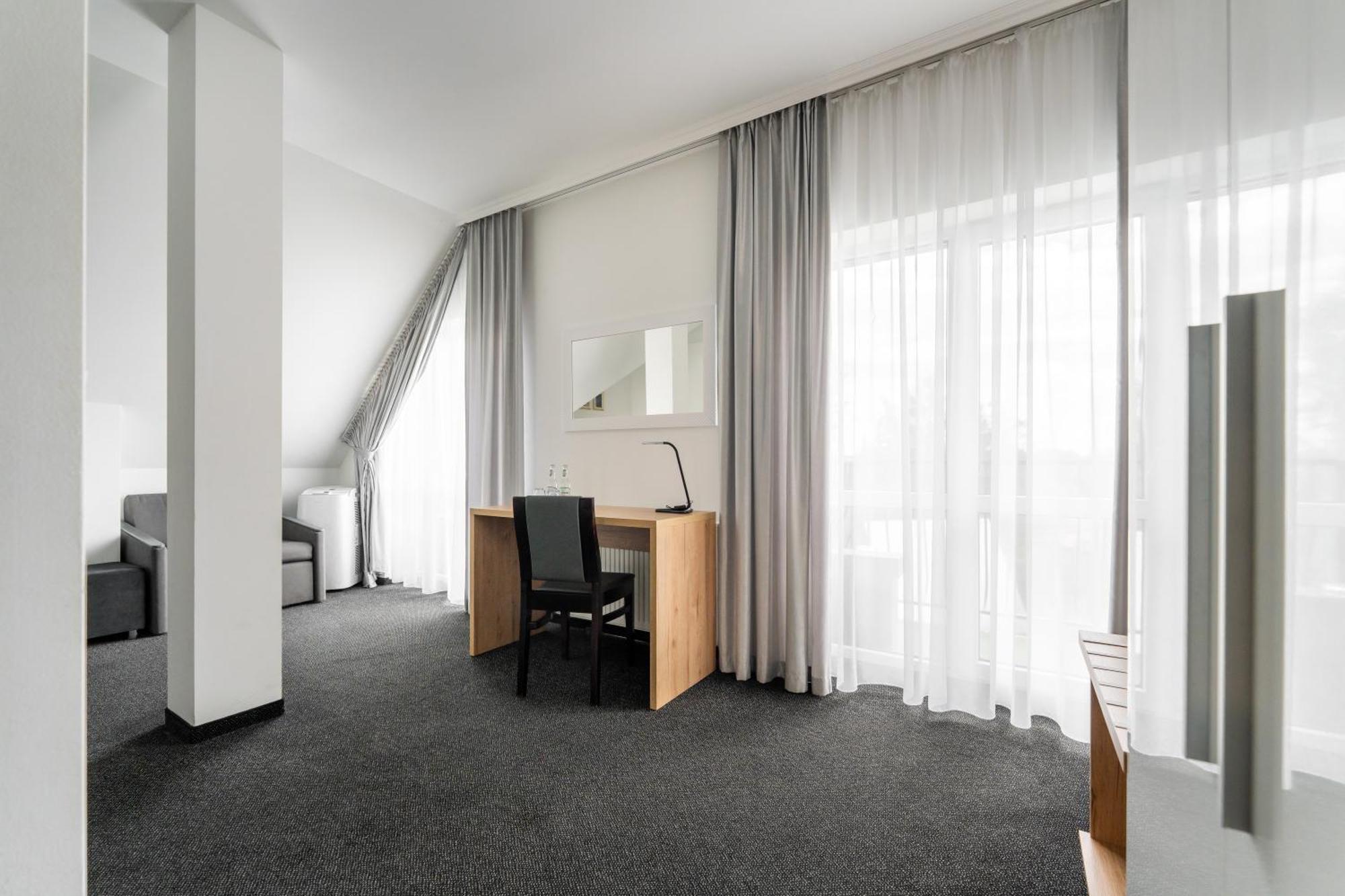 Hotel Tanzanit Jesiona Екстер'єр фото
